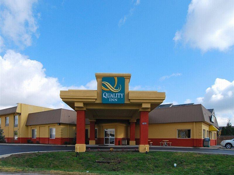 Baymont By Wyndham Indianapolis East Hotel Exterior foto
