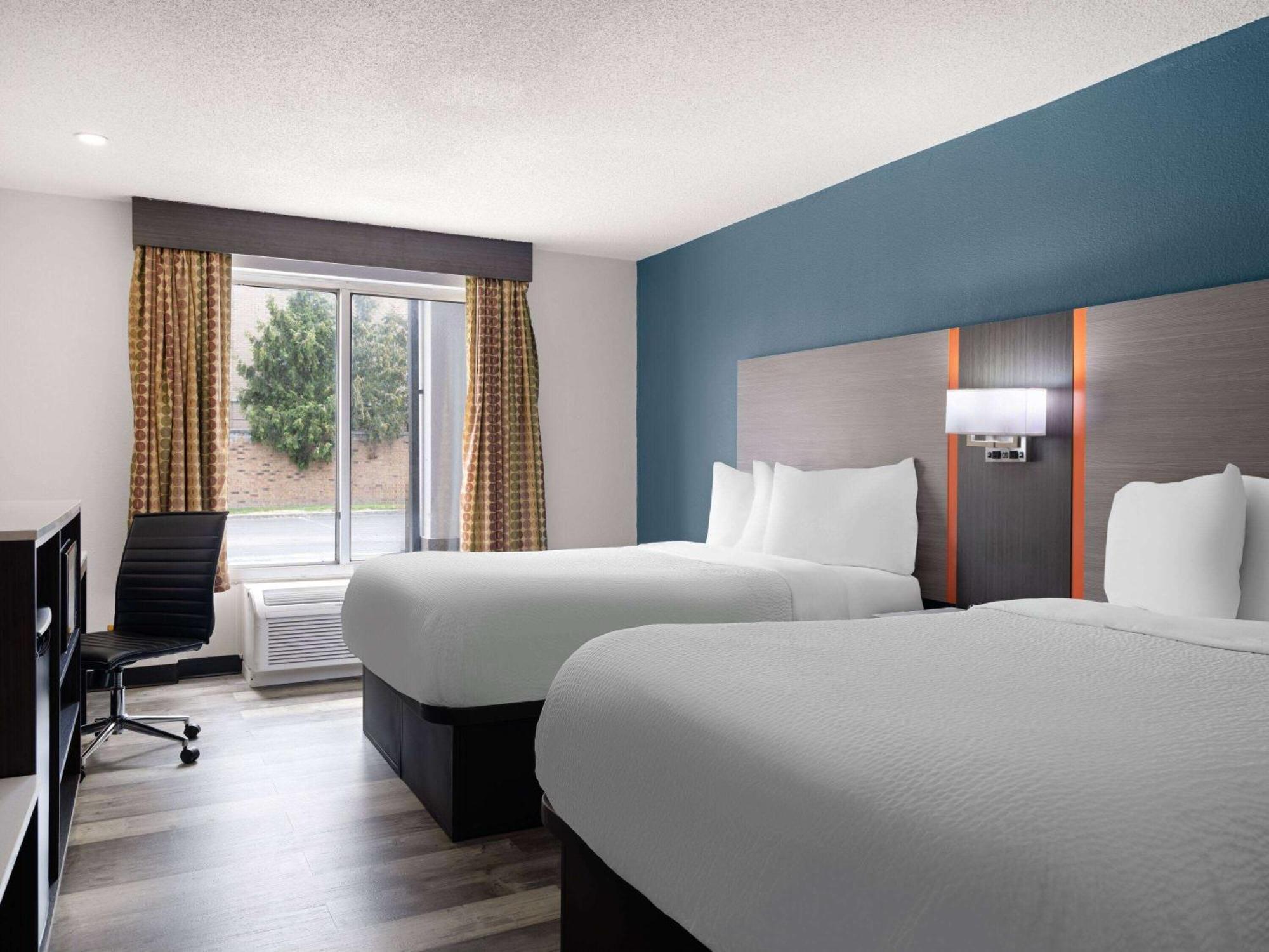 Baymont By Wyndham Indianapolis East Hotel Exterior foto