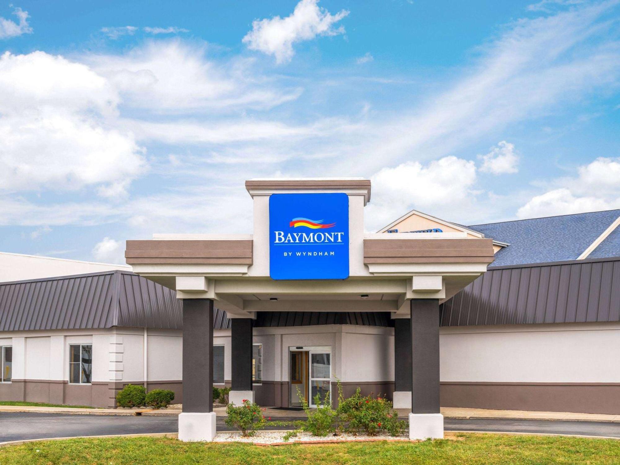 Baymont By Wyndham Indianapolis East Hotel Exterior foto